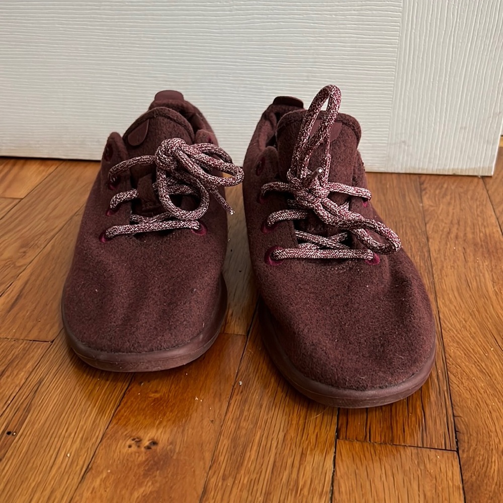 Maroon allbirds wool sneakers size 9